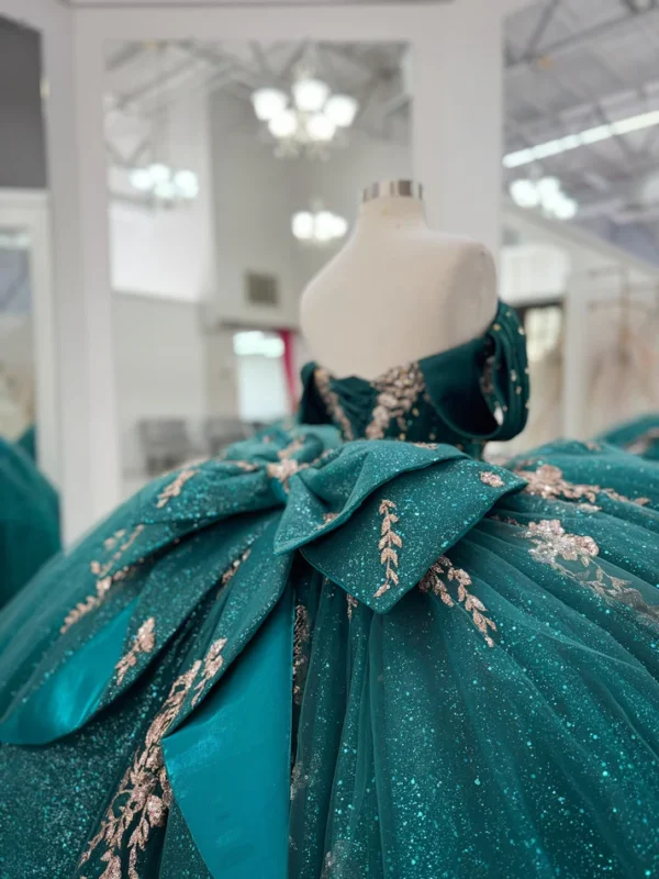 Gorgeous Glittery Tulle Appliqued Quinceanera Dresses Off Shoulder Sweet 16 Party Gowns