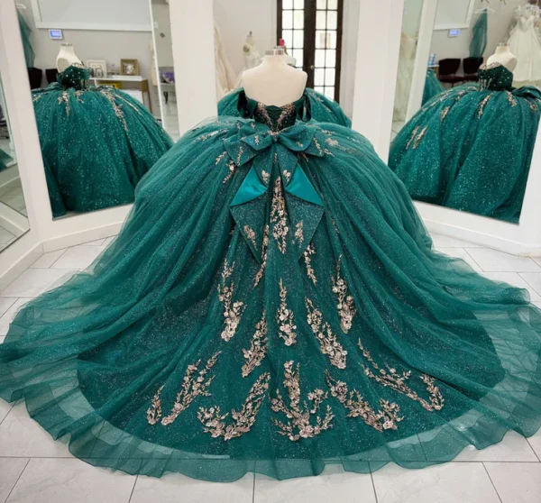 Gorgeous Glittery Tulle Appliqued Quinceanera Dresses Off Shoulder Sweet 16 Party Gowns